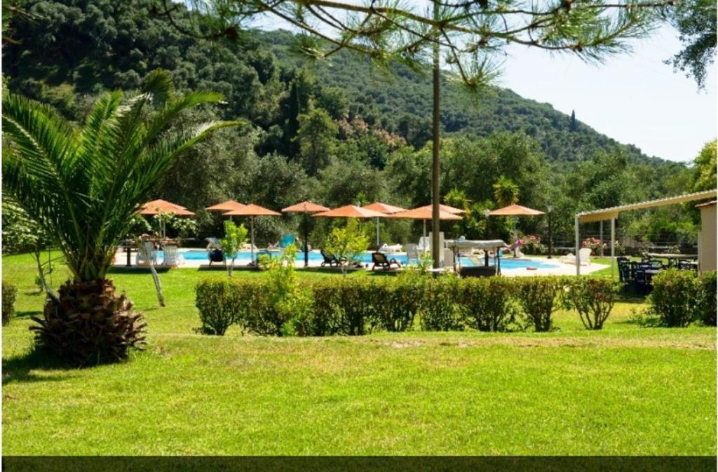 Aparthotel Aristidis Garden à Parga Extérieur photo